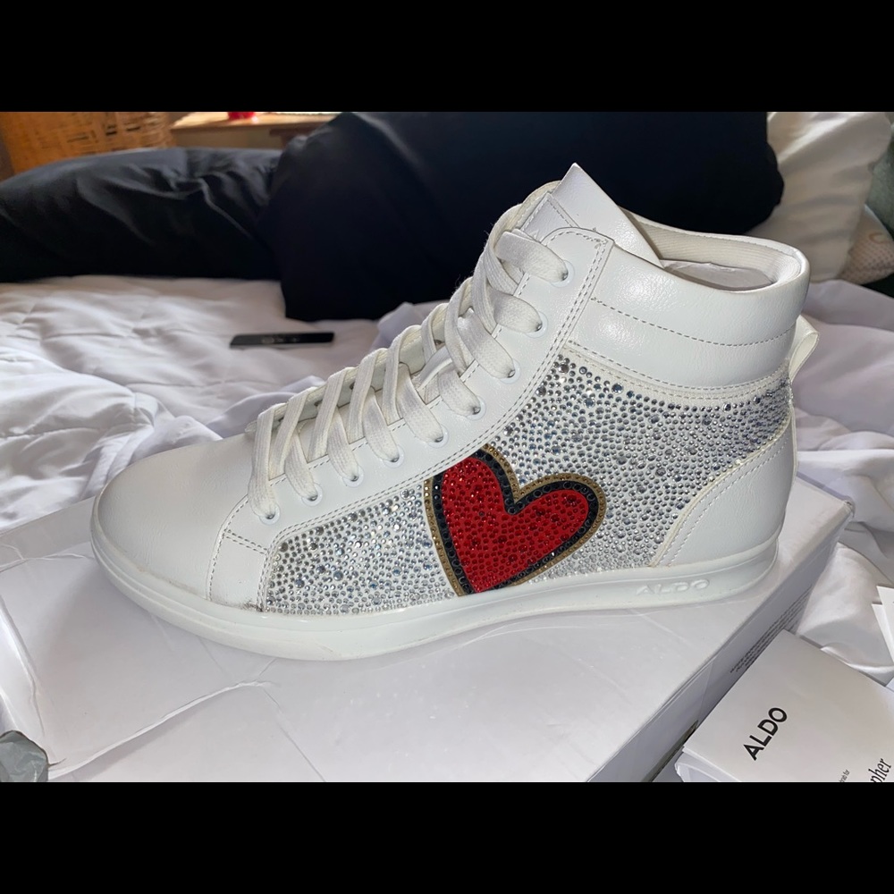 High top sneaker